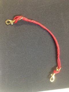 Coupler, including two snaps
